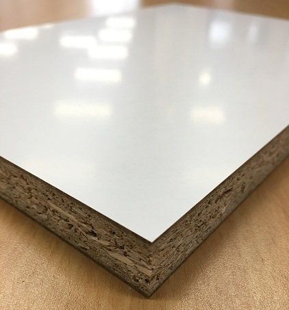 Tablero Superpan Melamina Blanco Medio Liso de Finsa de Berzal Bricomaderas en Valladolid