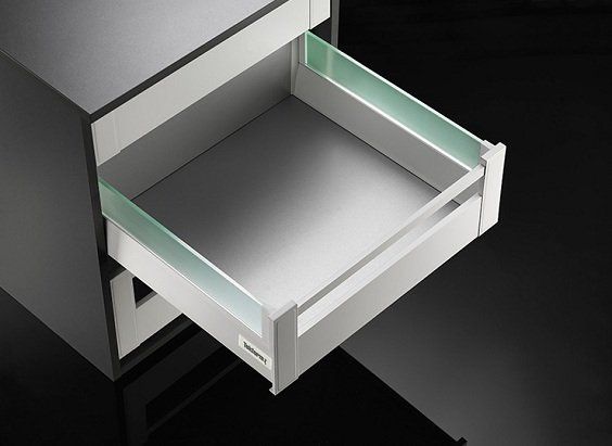 Gaveteros titus tekform con laterales de cristal en Berzal Bricomaderas en Valladolid