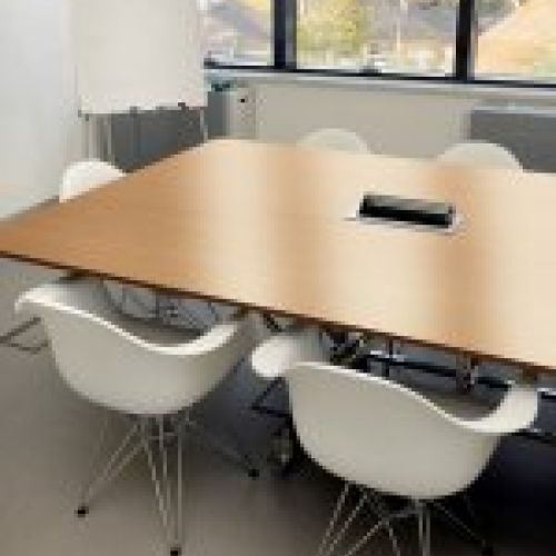 Ambiente realizado con melamina roble bello de Finsa Berzal Bricomaderas Valladolid