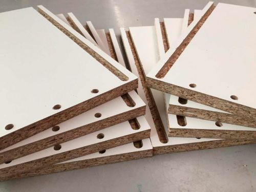 Tablero ranurdo y taladrado