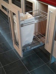 Accesorios para muebles de cocina de Berzal Bricomaderas en Valladolid